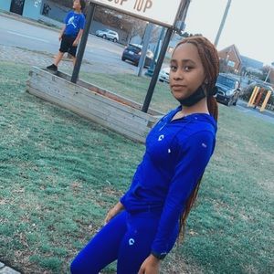 Meet your Posher, Krystal